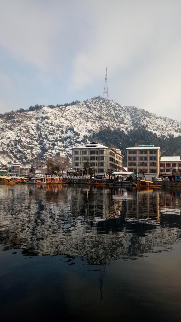 House Boat New Pala Palace Srīnagar Exterior foto
